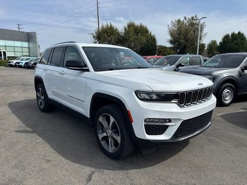 Used 2023 Jeep Grand Cherokee 4WD 4xe image 4
