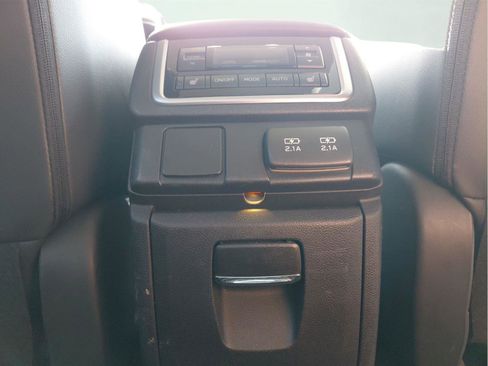 Used 2022 Subaru Ascent Limited image 20