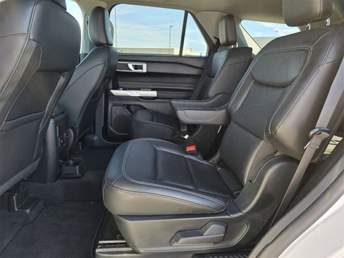 Used 2022 Ford Explorer XLT w/ Equipment Group 202A image 23