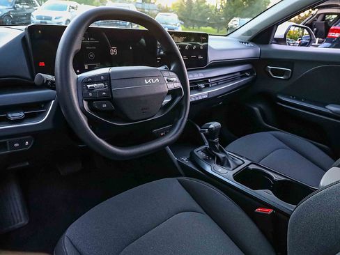Certified 2025 Kia K4 FWD image 7