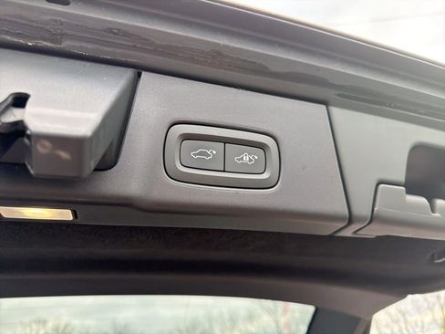 Used 2018 Volvo V90 T6 Cross Country w/ Convenience Package image 22