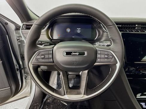 New 2025 Jeep Grand Cherokee Limited AWD/4WD image 11