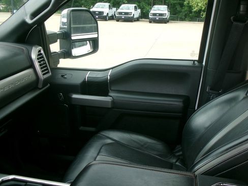 Used 2019 Ford F250 Platinum w/ Platinum Ultimate Package image 26