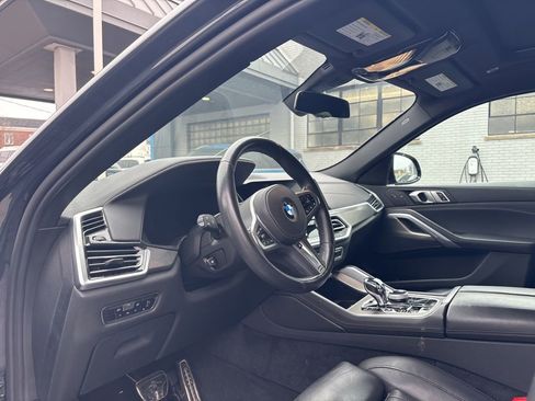 Used 2022 BMW X6 xDrive40i w/ M Sport Package image 4