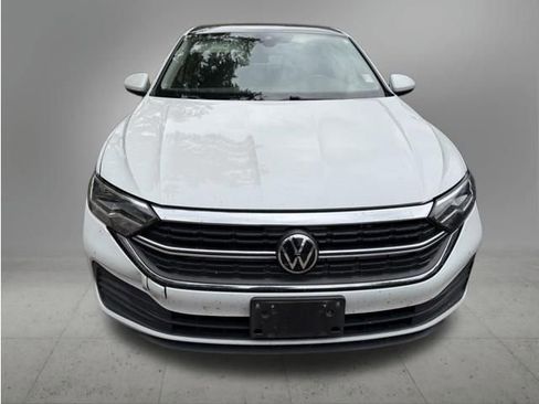 Used 2022 Volkswagen Jetta SE FWD image 2
