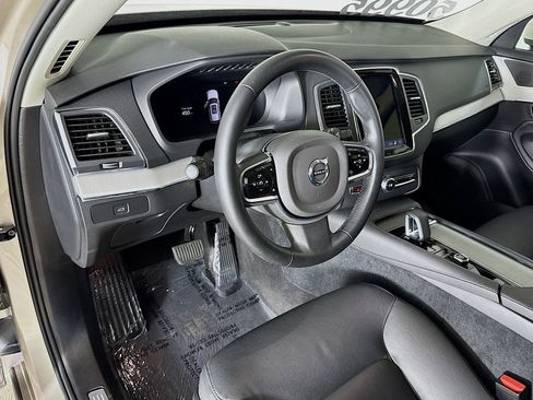 Certified 2025 Volvo XC90 B5 Core w/ Protection Package Premier AWD/4WD image 9