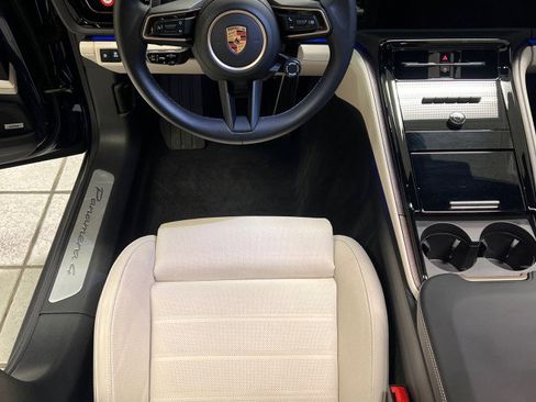 Used 2024 Porsche Panamera 4 image 22