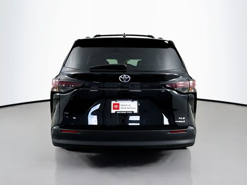 Certified 2024 Toyota Sienna XLE w/ XLE Plus Package FWD image 6