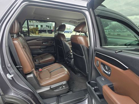 Used 2025 Honda Pilot Elite image 14