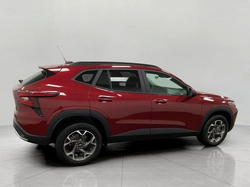 Used 2024 Chevrolet Trax LT w/ Driver Confidence Package FWD image 3