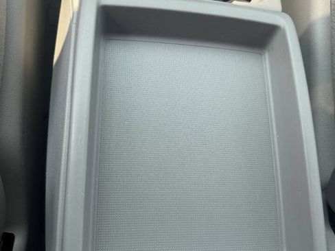 Used 2016 Honda Odyssey SE image 6