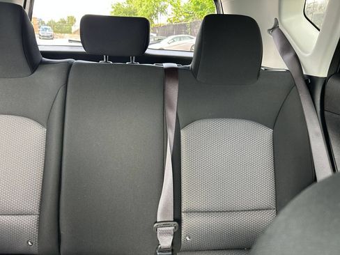 Used 2025 Kia Soul LX w/ LX Technology Package FWD image 32