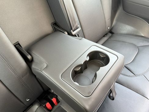 Used 2023 Land Rover Defender 90 S image 55