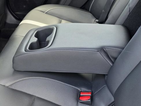 Used 2025 Toyota Camry SE FWD image 10