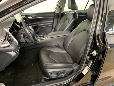 Used 2023 Toyota Camry XSE image 19