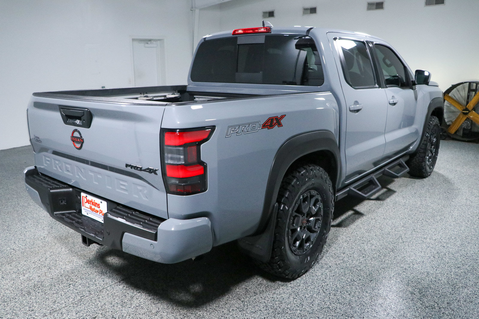 Used 2023 Nissan Frontier PRO-4X w/ Pro-4X Premium Package AWD/4WD image 7