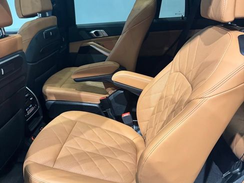Used 2026 BMW X7 xDrive40i w/ M Sport Package AWD/4WD image 19