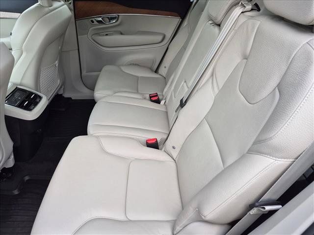 Used 2021 Volvo XC90 T6 Momentum w/ Protection Package Premier AWD/4WD image 19