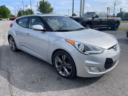 Used 2016 Hyundai Veloster w/ Option Group 02 FWD image 2