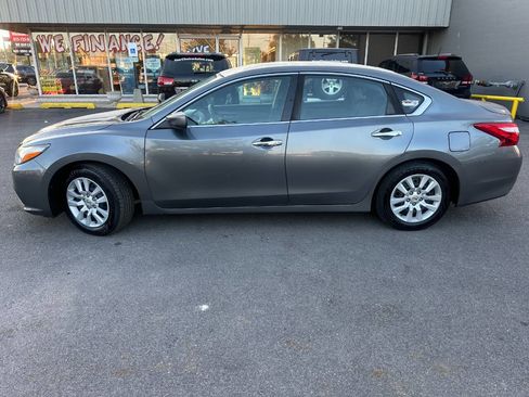 Used 2016 Nissan Altima 2.5 S w/ Power Driver Seat Package image 2