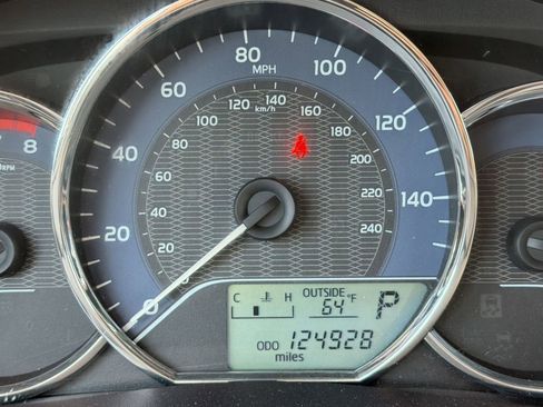 Used 2015 Toyota Corolla LE FWD image 19