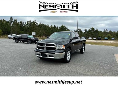 Used 2024 RAM 1500 Classic SLT AWD/4WD image 1