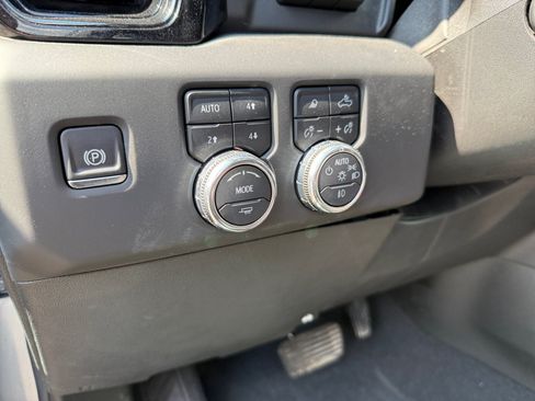 Used 2025 GMC Sierra 1500 AT4 w/ Technology Package AWD/4WD image 21