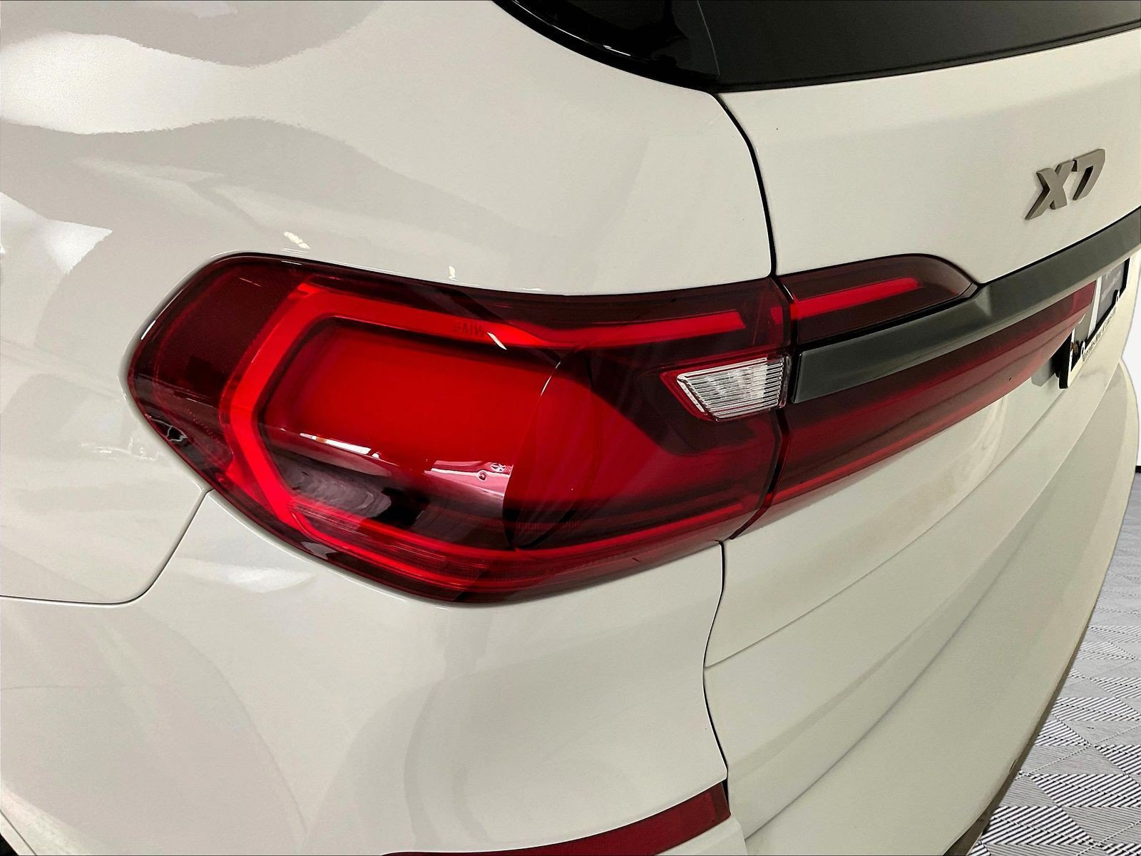 Used 2022 BMW X7 M50i AWD/4WD image 23