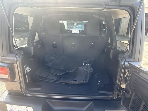 Used 2025 Jeep Wrangler Unlimited Sport AWD/4WD image 26