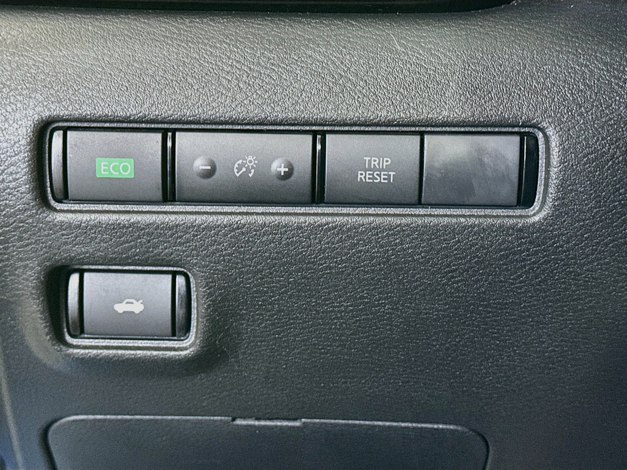 Used 2025 Nissan Sentra SV FWD image 16