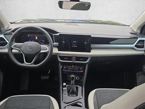 New 2026 Volkswagen Taos SE FWD image 20