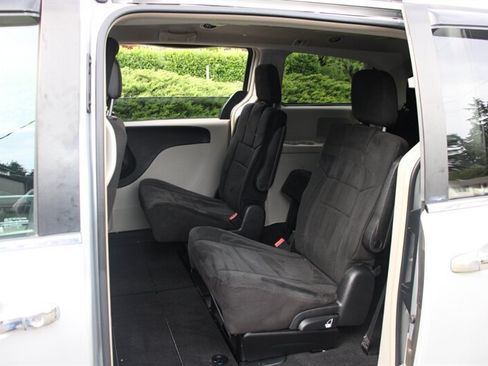 Used 2012 Dodge Grand Caravan Crew FWD image 14