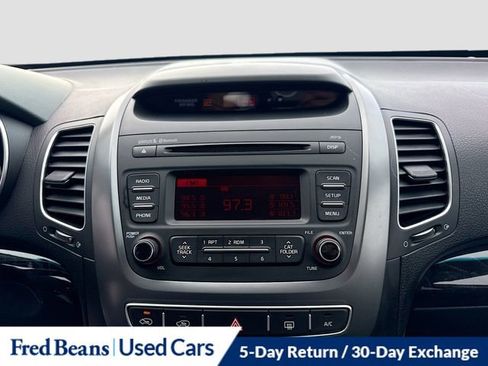 Used 2015 Kia Sorento LX image 14