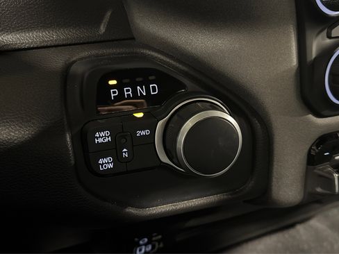 Used 2024 RAM 2500 Tradesman w/ Chrome Appearance Group image 33