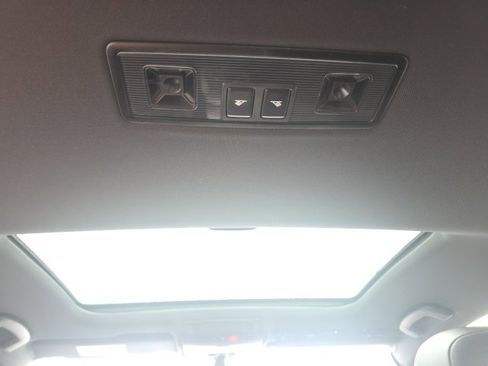 Used 2017 Volkswagen GTI SE image 29