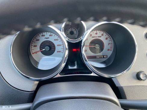 Used 2007 Pontiac Solstice Convertible w/ Premium Package image 28