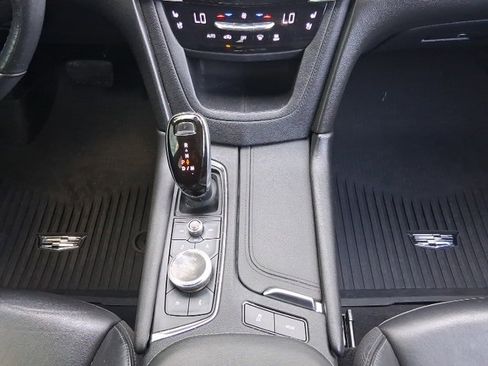 Used 2020 Cadillac XT6 Premium Luxury image 13