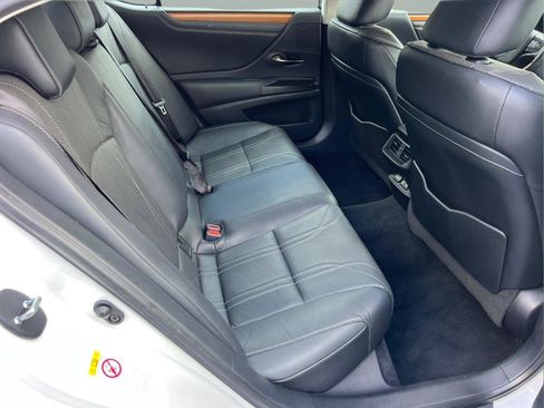Used 2019 Lexus ES 350 w/ Accessory Package 2 FWD image 15