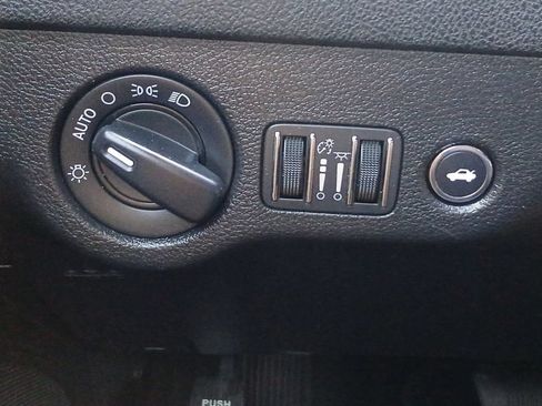 Used 2021 Dodge Charger SXT w/ Leather Interior Group RWD image 12