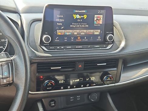 Used 2024 Nissan Rogue SV FWD image 12