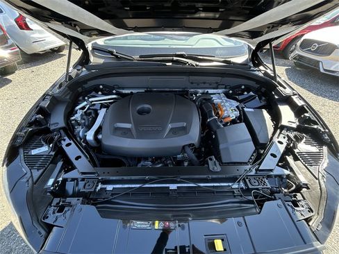 New 2025 Volvo XC60 T8 Plus w/ Climate Package image 10
