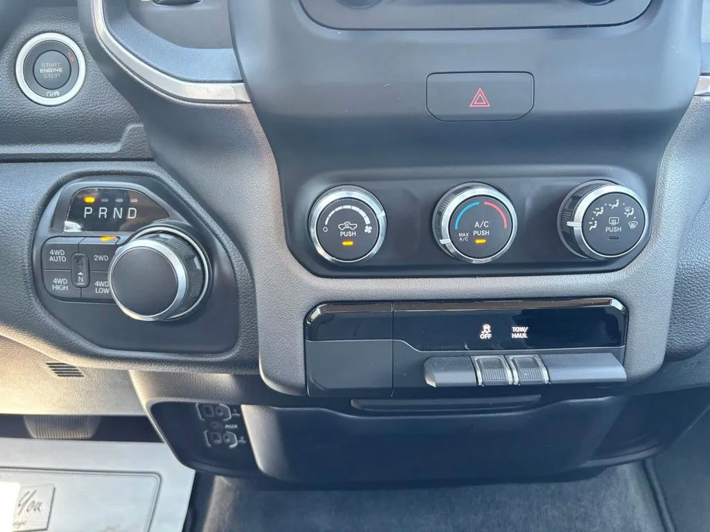 Used 2020 RAM 1500 Big Horn AWD/4WD image 17