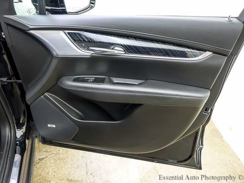 Certified 2023 Cadillac XT6 Premium Luxury AWD/4WD image 25