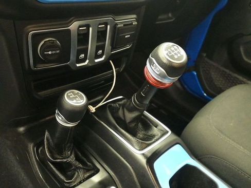 Used 2022 Jeep Wrangler Sport S image 12