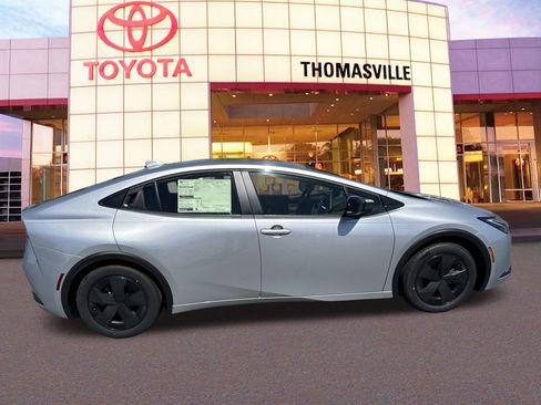 New 2024 Toyota Prius LE image 4