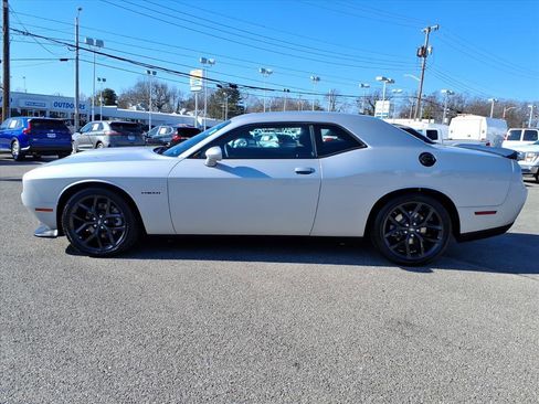 Used 2022 Dodge Challenger R/T w/ Blacktop Package image 7