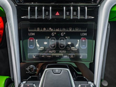 Used 2021 Lamborghini Urus AWD/4WD image 29