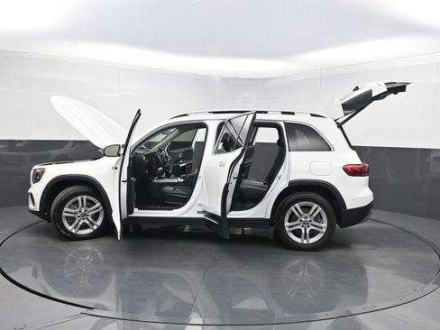 Used 2023 Mercedes-Benz GLB 250 4MATIC image 37