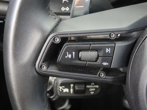 Certified 2025 Porsche Macan AWD/4WD image 20