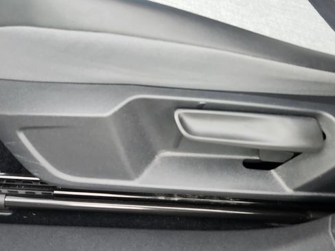 Used 2023 Volkswagen ID.4 Pro image 14